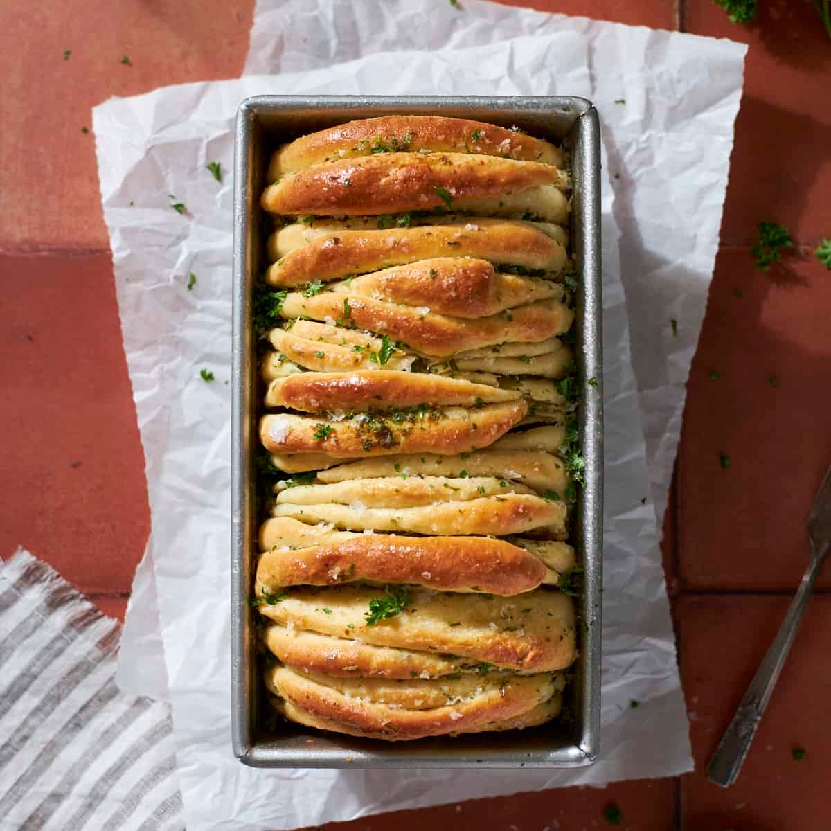 Sourdough Discard Pull-Apart Garlic Bread