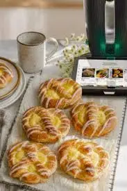 Vanilla Pudding Pretzels (Pudding Brezel) with Thermomix